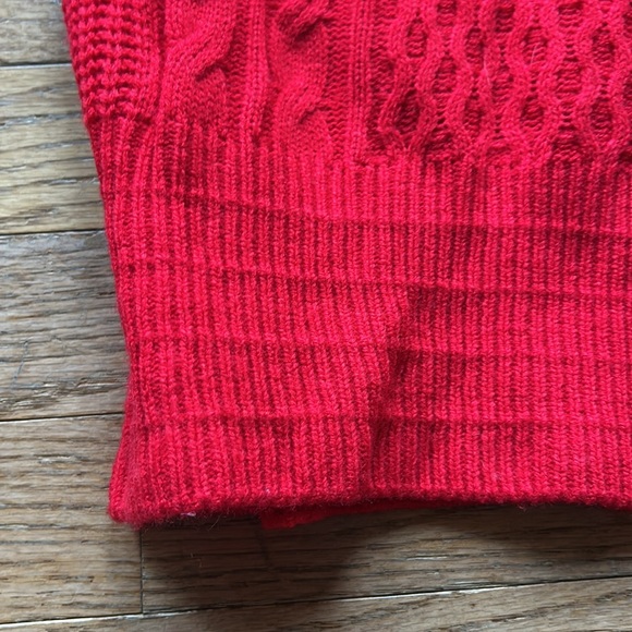 Women’s sweater size small - Picture 4 of 5